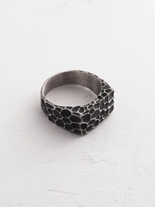 Foto van product REYTEL Ring 'KRATER' zilver