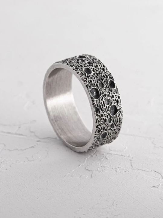 Foto van product REYTEL Ring 'MOON SURFACE' zilver