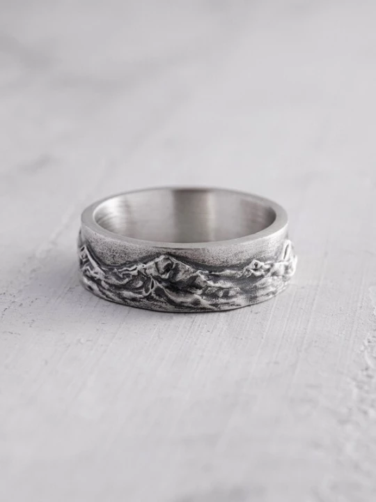 Foto van product REYTEL Ring 'MOUNTAINS' zilver