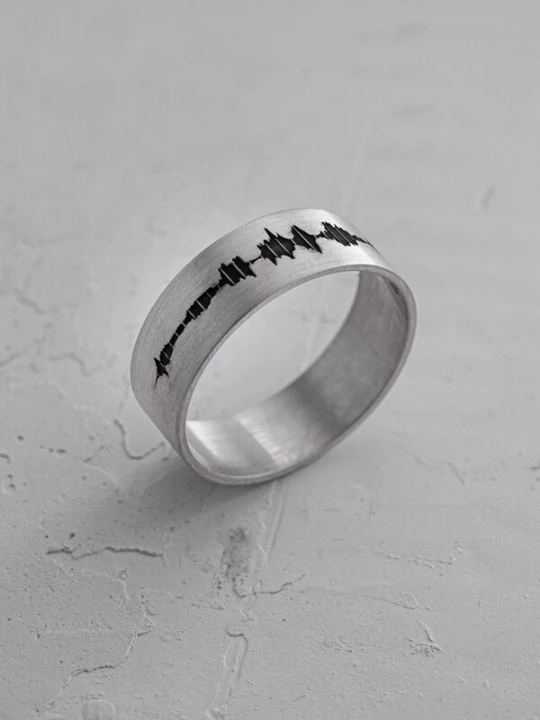Foto van product REYTEL Ring 'SOUNDWAVE ENGRAVING' zilver