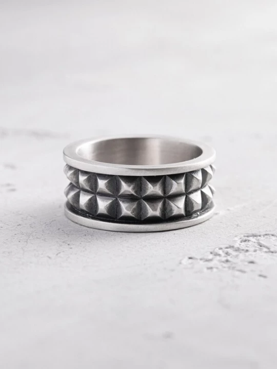 Foto van product REYTEL Ring 'STRUCHTUR' zilver