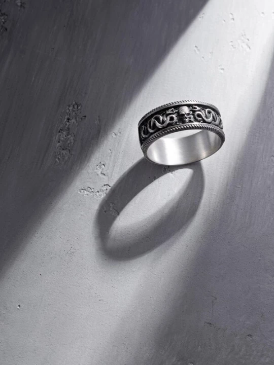 Foto van product REYTEL Ring 'THE GUIDE OF SOULS' zilver
