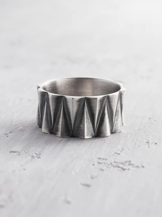 Foto van product REYTEL Ring 'THE HINDER' zilver