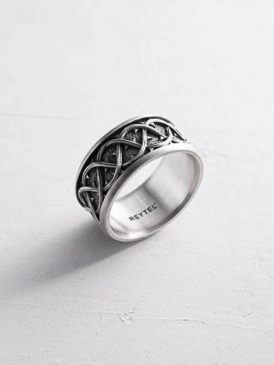 Foto van product REYTEL Ring 'THORN CROWN' zilver