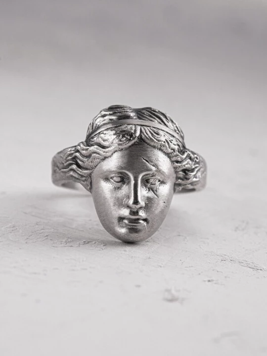 Foto van product REYTEL Ring 'VENUS DE MILO' zilver
