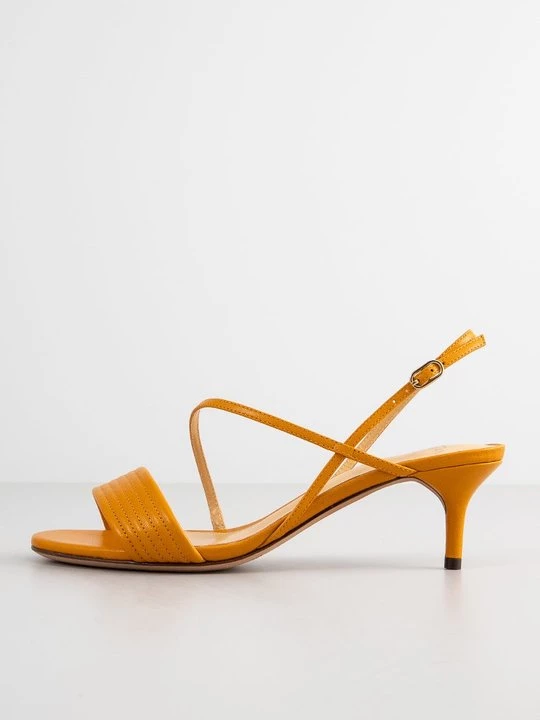 Foto van product Sandalen Alexandre Birman mosterdgeel