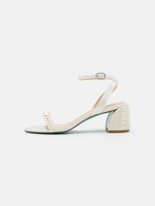 Foto van product Sandalen met enkelbandjes Blue By Betsey Johnson crème
