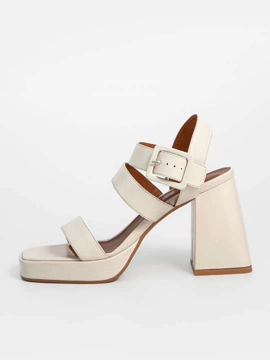 Foto van product Sandalen met plateauzool Jonak crème