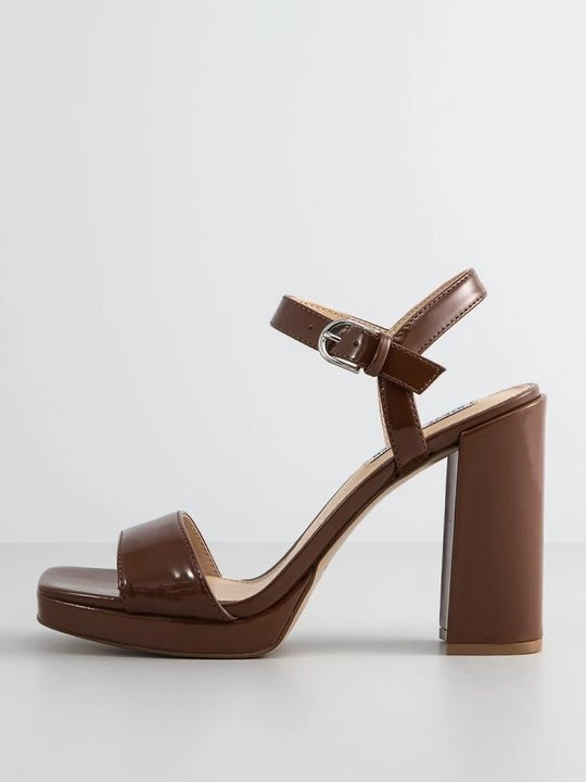Foto van product Sandalen met plateauzool Steve Madden cognac