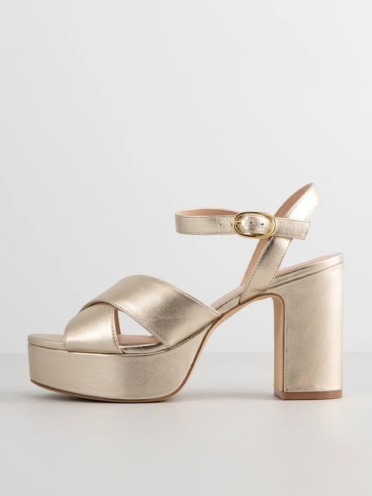 Foto van product Sandalen met plateauzool Stuart Weitzman goudkleurig
