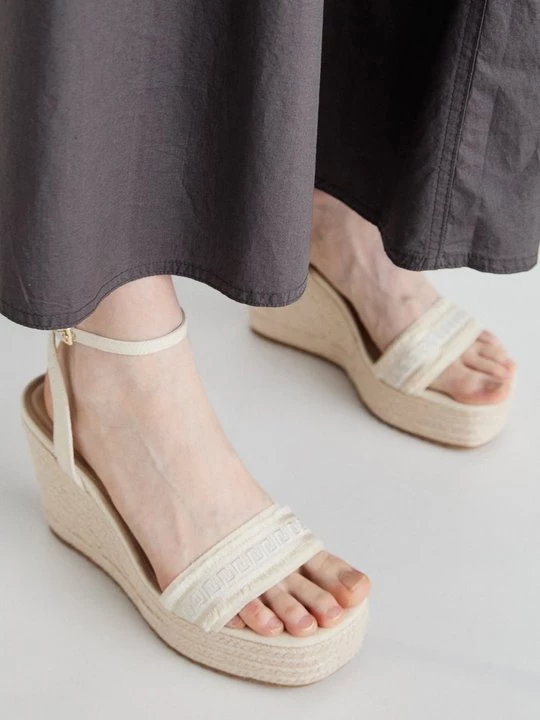 Foto van product Sandalen met sleehak Aldo wit
