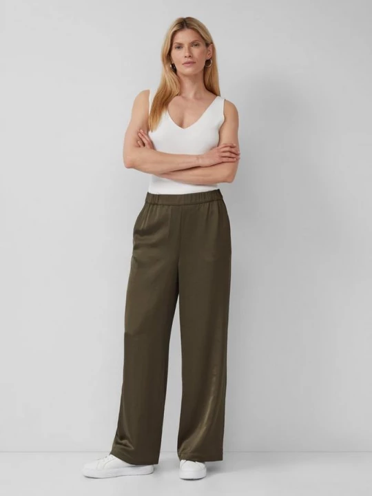 Foto van product Satijnen broek met wijde pijpen en elastische tailleband s.Oliver olijfgroen