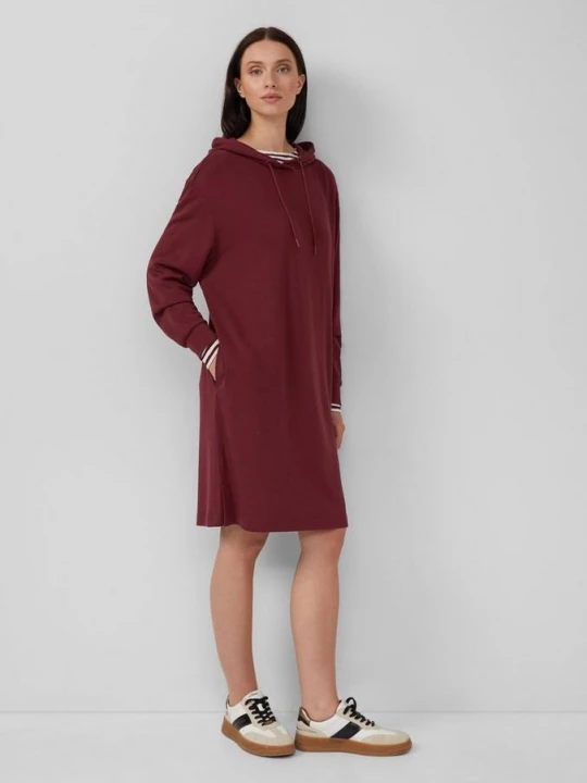 Foto van product Scuba-jurk met steekzakken en capuchon s.Oliver rood