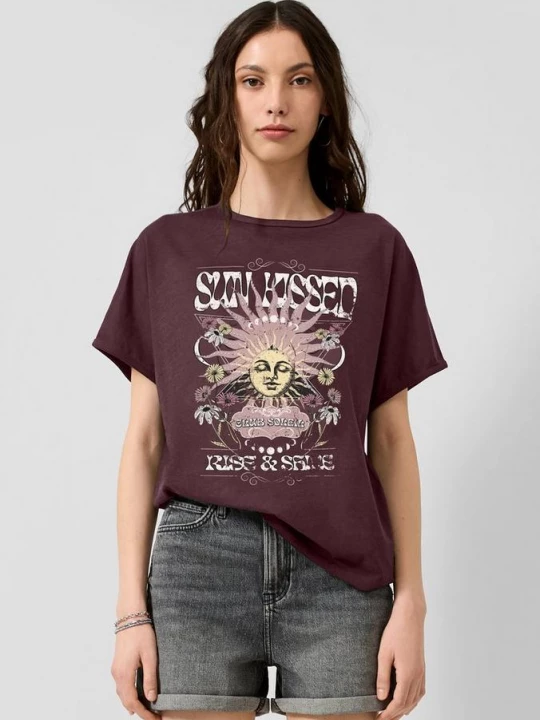 Foto van product Shirt met verwassen print en openvallende schouder QS