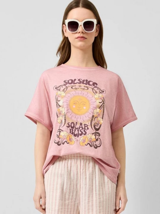 Foto van product Shirt met verwassen print en openvallende schouder QS