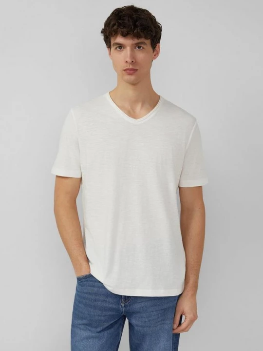 Foto van product Shirt van vlamgaren met open rand bij de halslijn s.Oliver crème