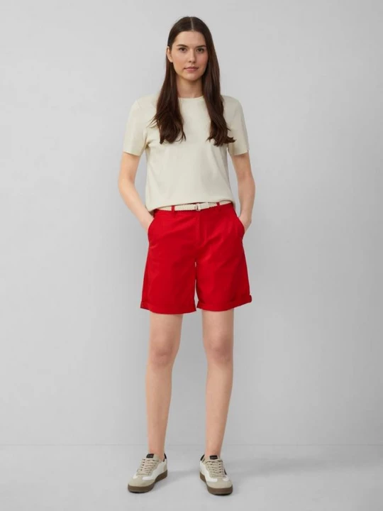 Foto van product Short met gevlochten riem en garment dye s.Oliver rood