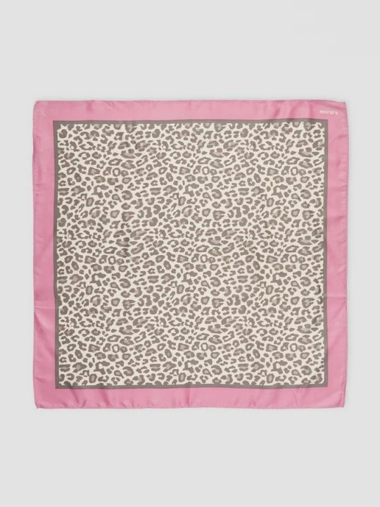 Foto van product Sjaal van satijnmix met leoprint s.Oliver