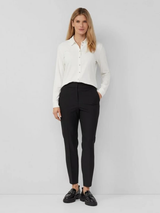 Foto van product Slim-fit broek met taps toelopende pijpen en elastische tailleband s.Oliver zwart