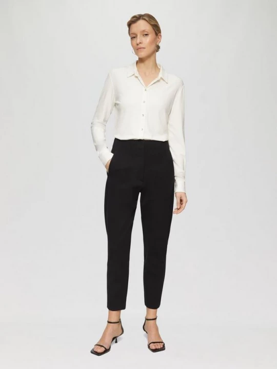 Foto van product Slim fit: tricot broek met taps toelopende pijpen s.Oliver zwart