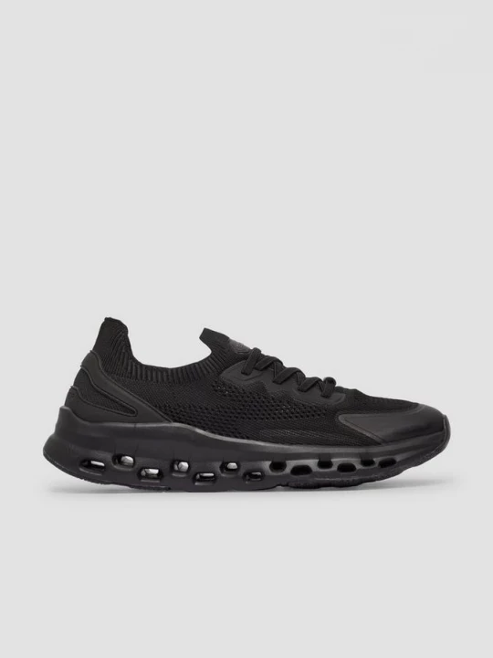 Foto van product Slip-on sneakers met opvallende zool s.Oliver zwart