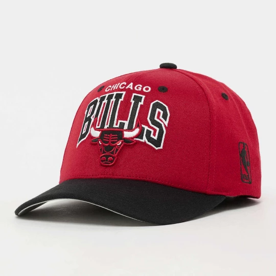 Foto van product Snapback Team Arch Classic Red NBA Chicago Bulls Mitchell & Ness