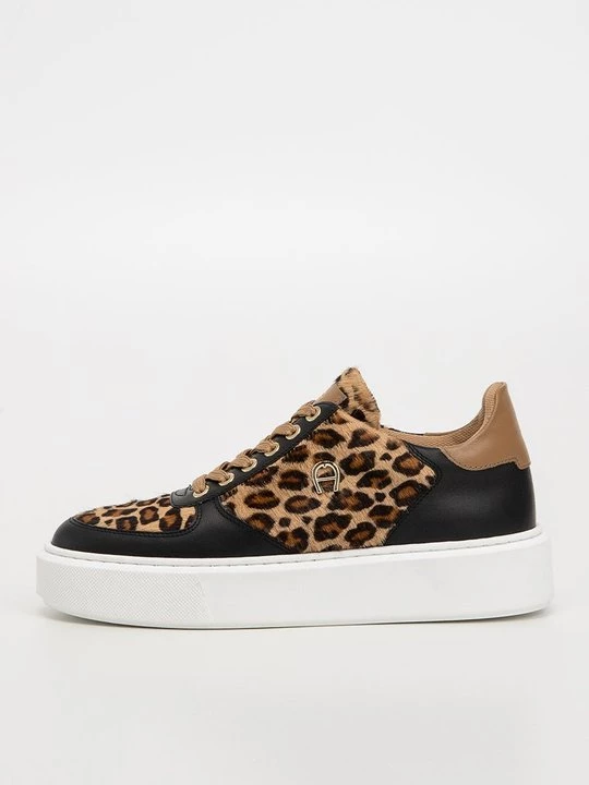 Foto van product Sneakers laag Aigner bruin