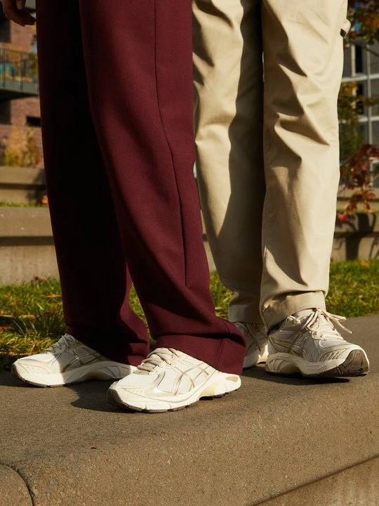 Foto van product Sneakers laag Asics beżowy