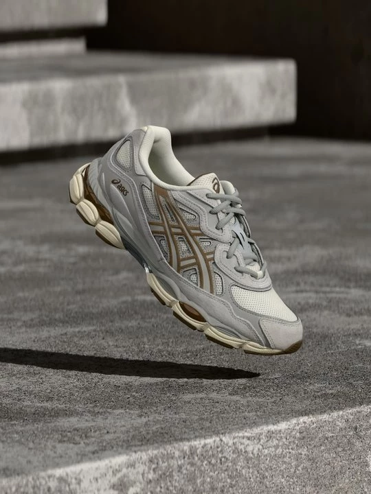 Foto van product Sneakers laag Asics crème
