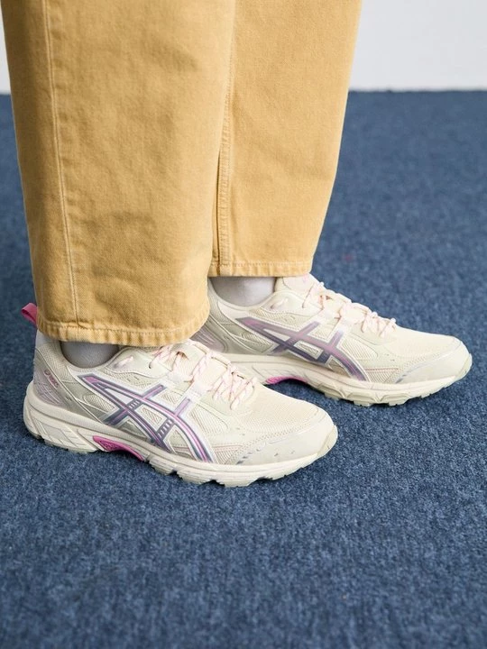 Foto van product Sneakers laag Asics crème