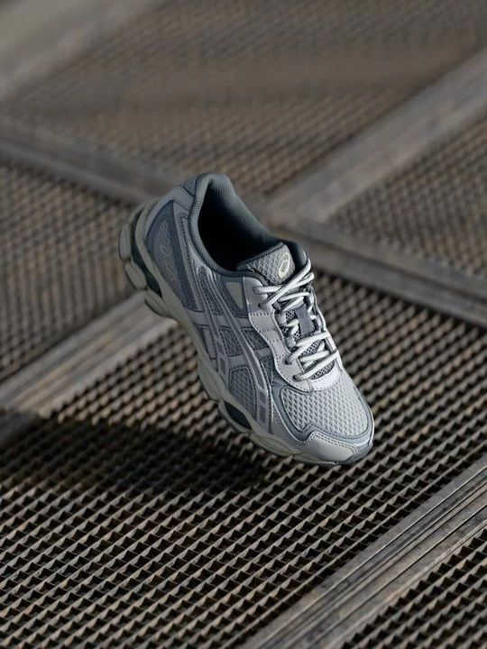 Foto van product Sneakers laag Asics lichtgrijs