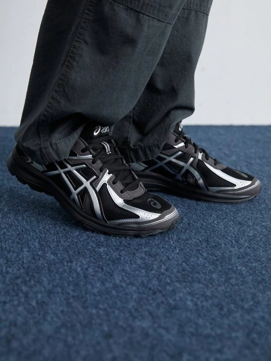 Foto van product Sneakers laag Asics zilverkleurig