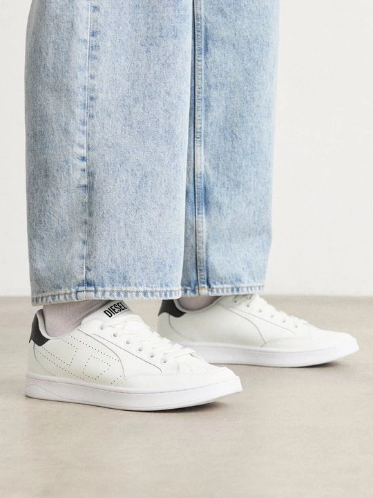 Foto van product Sneakers laag Diesel wit