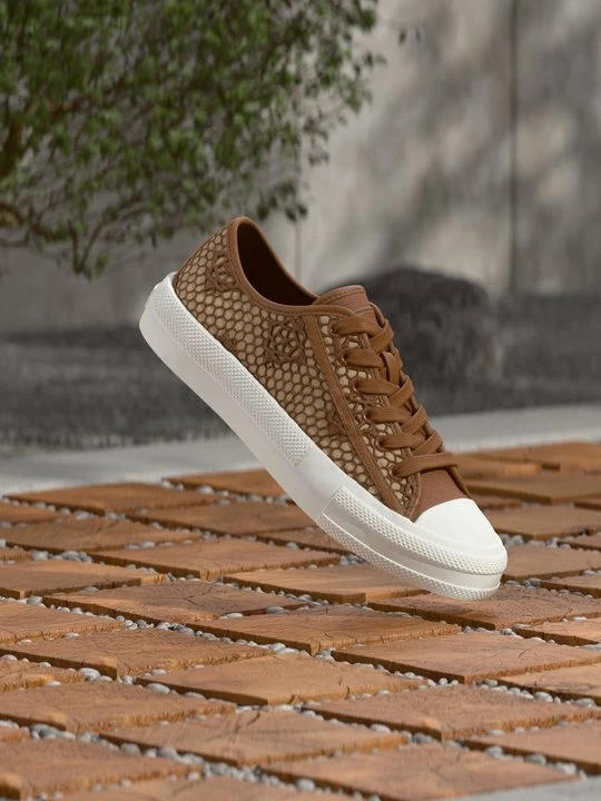 Foto van product Sneakers laag Guess lichtbruin
