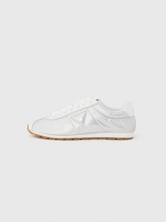 Foto van product Sneakers laag Guess zilverkleurig