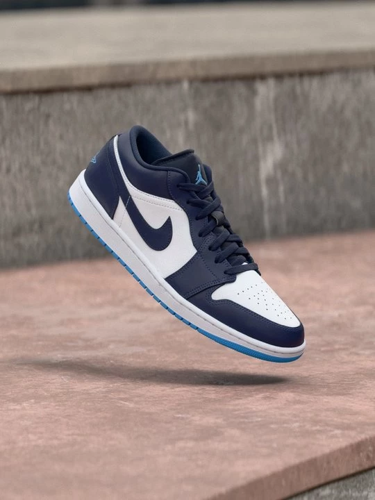 Foto van product Sneakers laag Jordan donkerblauw