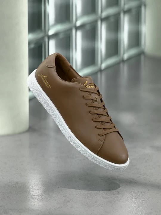 Foto van product Sneakers laag Lacoste donkerbruin