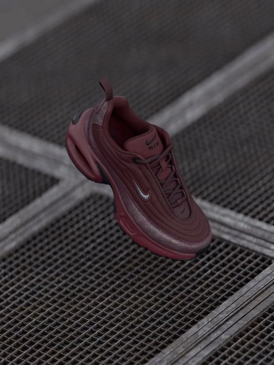 Foto van product Sneakers laag Nike bordeauxrood