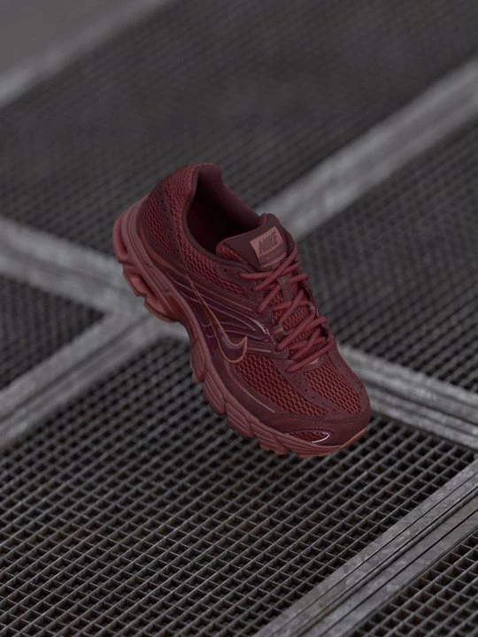 Foto van product Sneakers laag Nike bordeauxrood