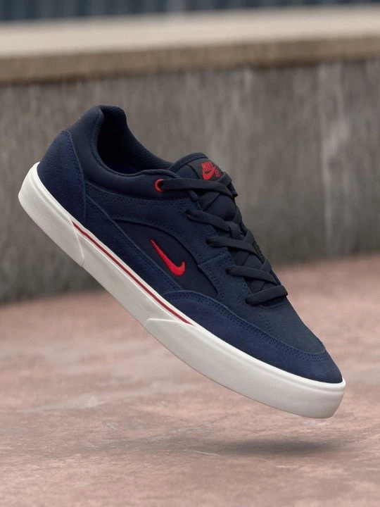Foto van product Sneakers laag Nike donkerblauw