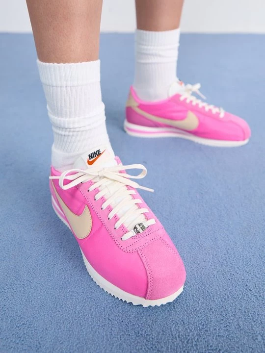 Foto van product Sneakers laag Nike donkerroze
