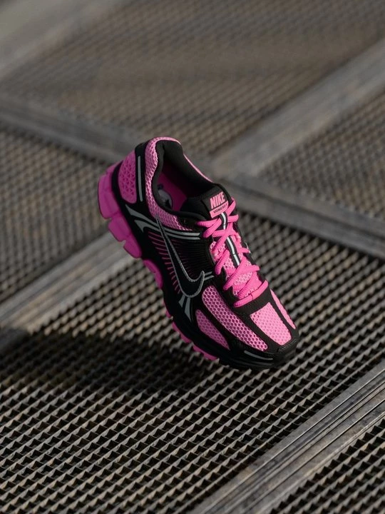 Foto van product Sneakers laag Nike donkerroze