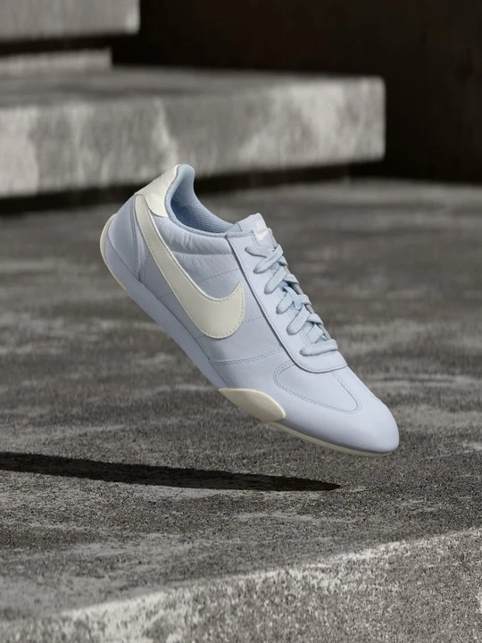 Foto van product Sneakers laag Nike lichtblauw