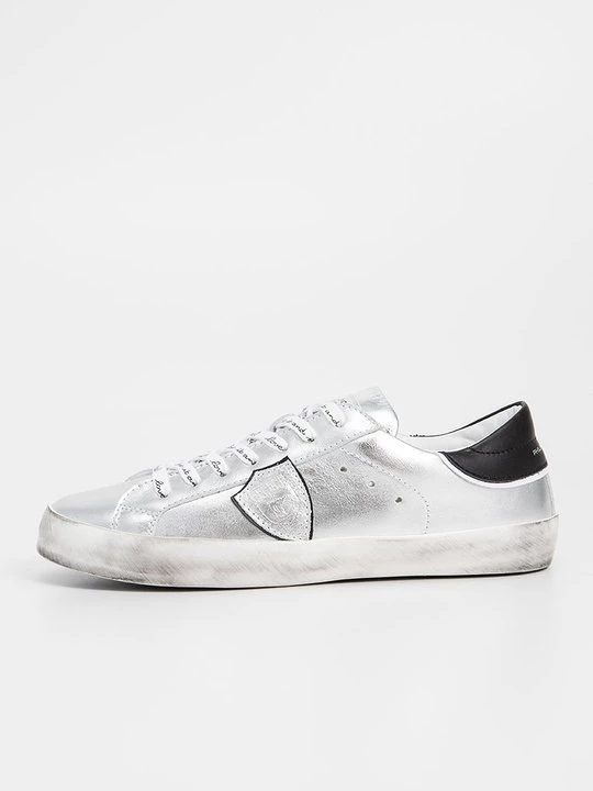 Foto van product Sneakers laag Philippe Model zilverkleurig