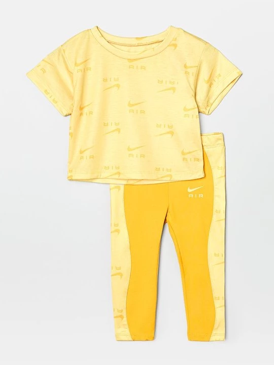 Foto van product Sport T-shirt Nike geel