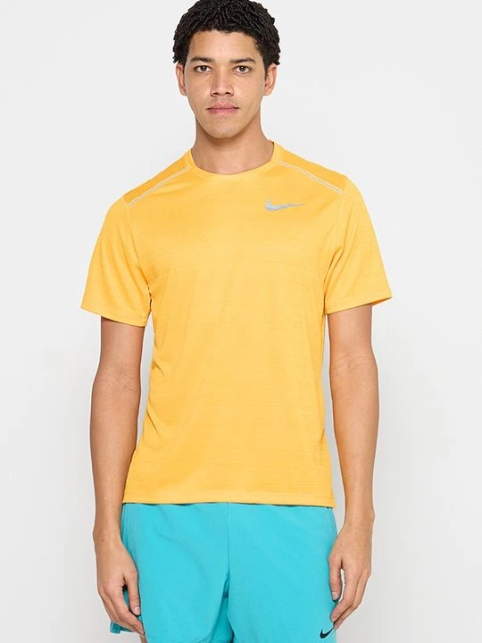 Foto van product Sport T-shirt Nike geel