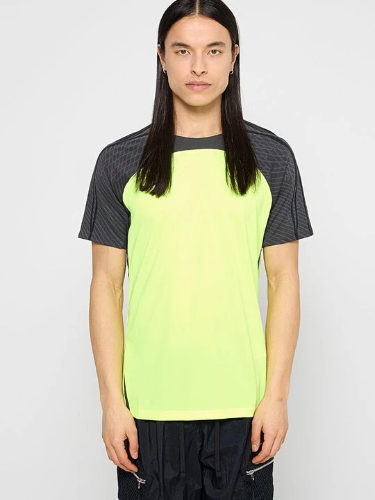 Foto van product Sport T-shirt Nike neongeel