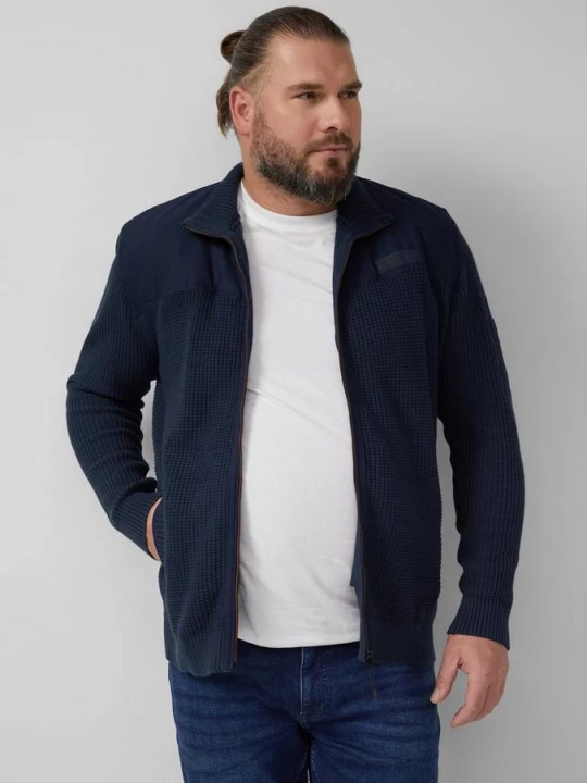 Foto van product Sportief vest in een stoffenmix met contrasterende details s.Oliver blauw