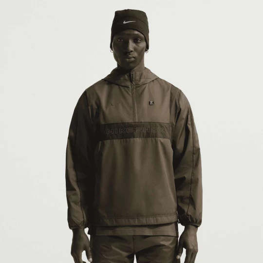 Foto van product Sportswear Shox Woven Half-Zip Jacket Nike bruin