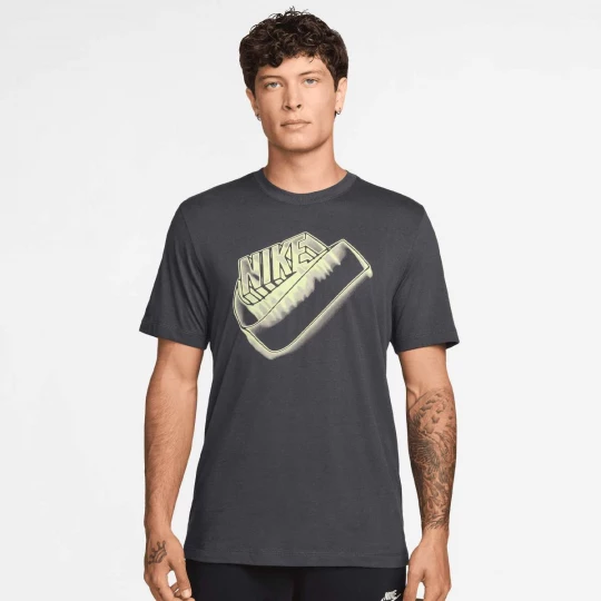 Foto van product Sportswear Standard Blur Futura Tee Nike grijs